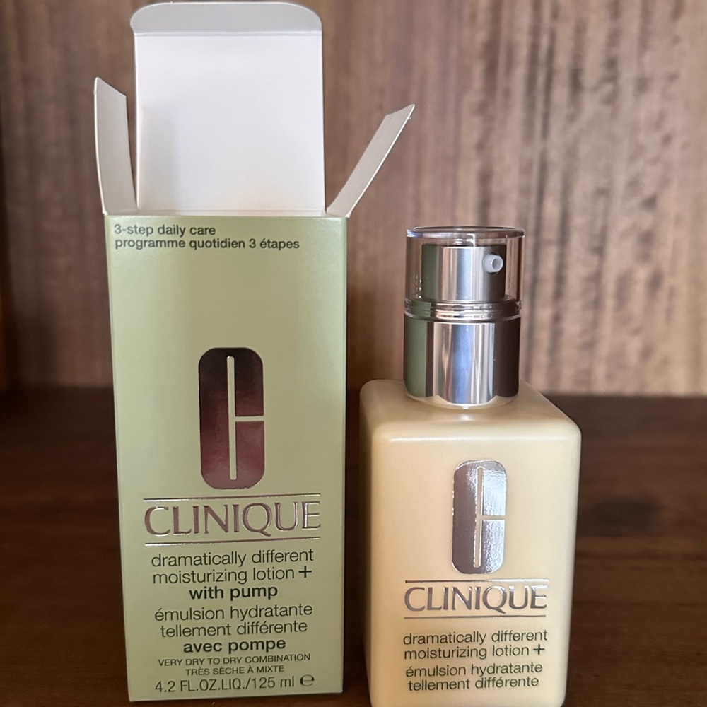 Clinique Dramatically Different Moisturizing Lotion 4.2 ounces NIB